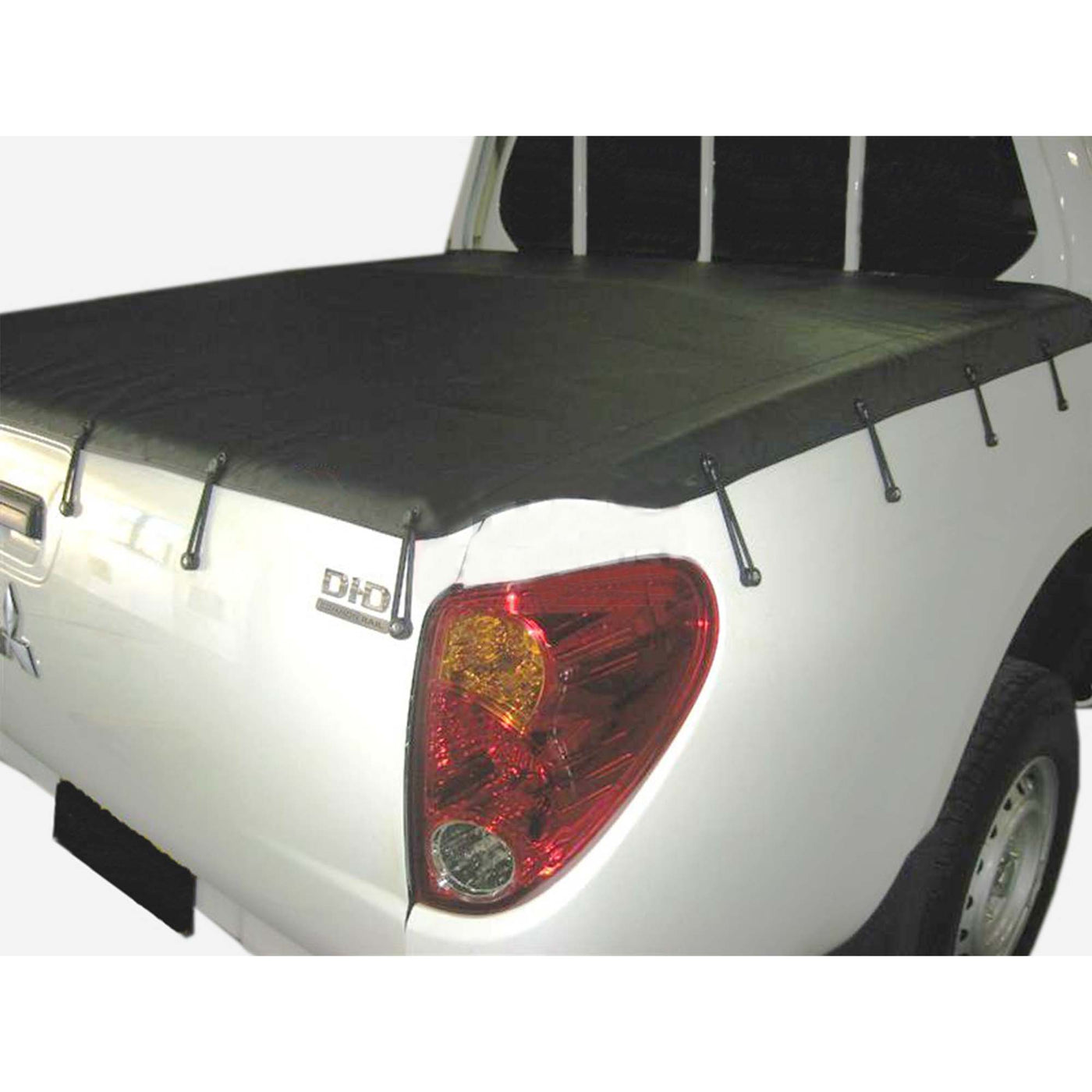 Aussie Tonneaus Bunji Loop Tonneau Cover To Fit Mitsubishi Triton ML Dual Cab Fitted With Headboard (August 2006 to September 2009) 